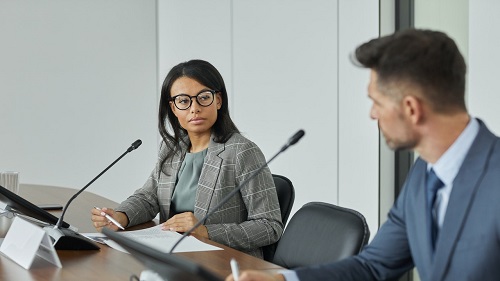 ver os profissionais mediarem o herói
